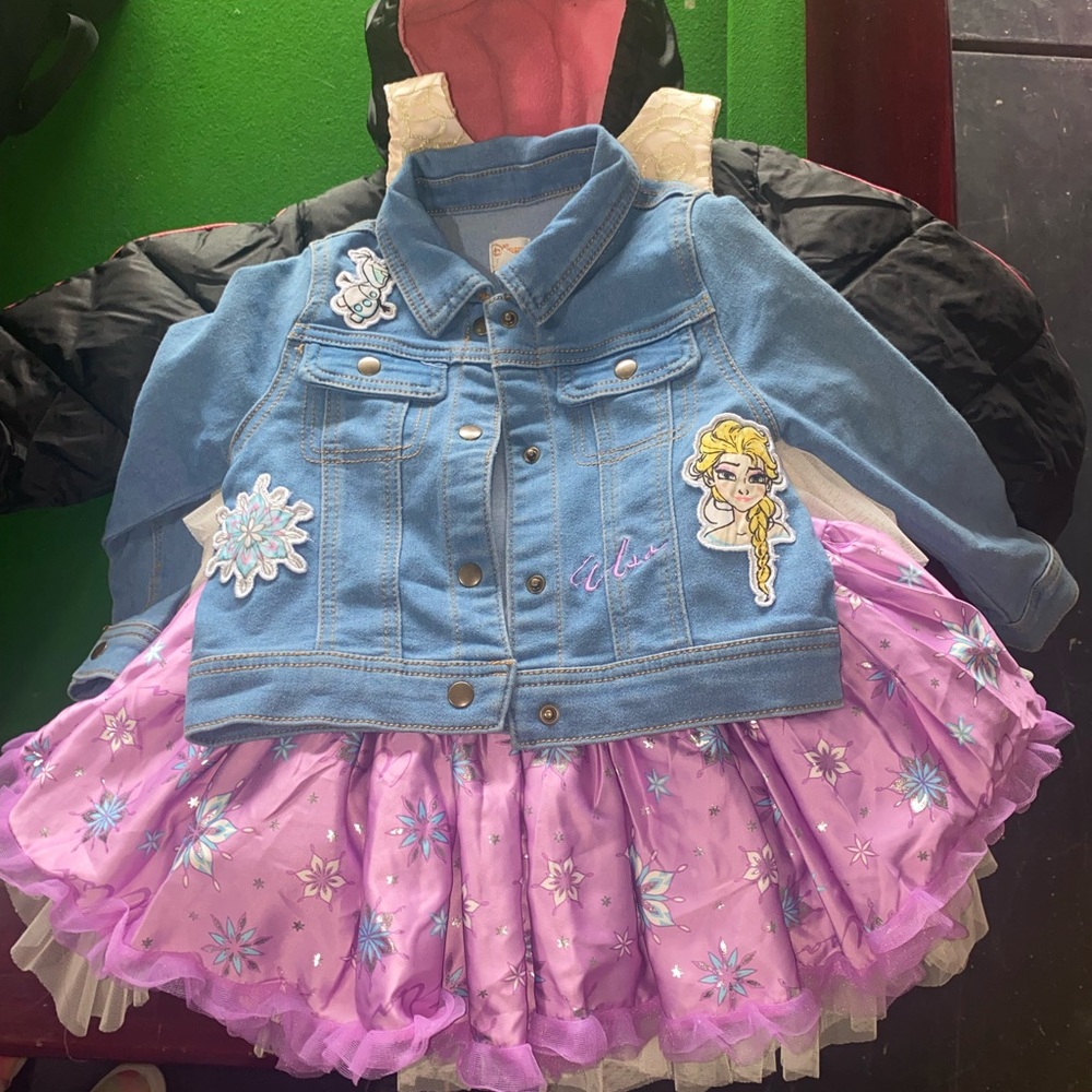 Frozen outfit.